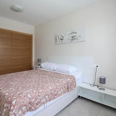 Appartement Vacation Varudi